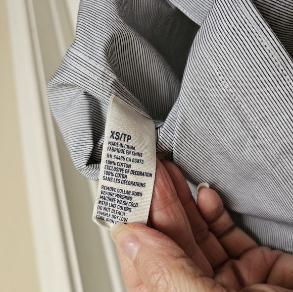 NWOT American Eagle Men's Pinstripe Button Down - Picture 4 of 5